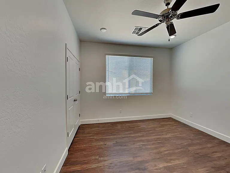 17166 W Lawrence Ln — Photo 7