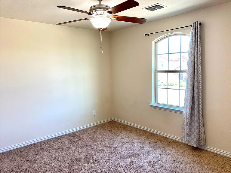 621 Fleming St — Photo 25
