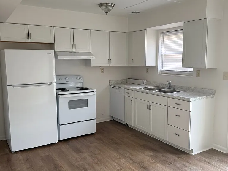 603 2nd St #6 — Photo 1