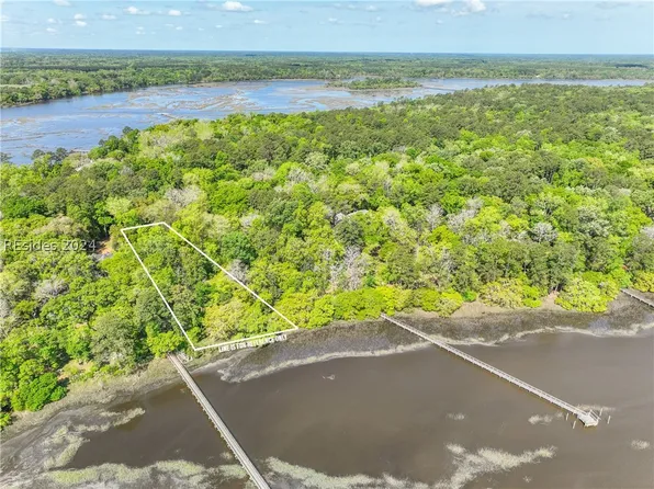 135 Bull Point Dr, Seabrook, SC 29940