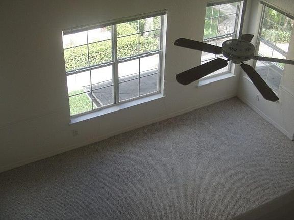 3rd image of 5233 Wellington Park Cir APT B46