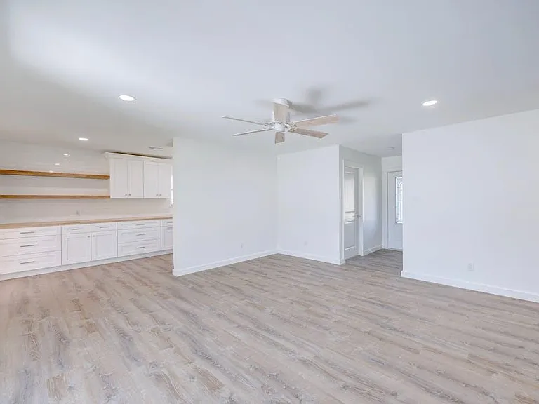 801 Salem Ln — Photo 28