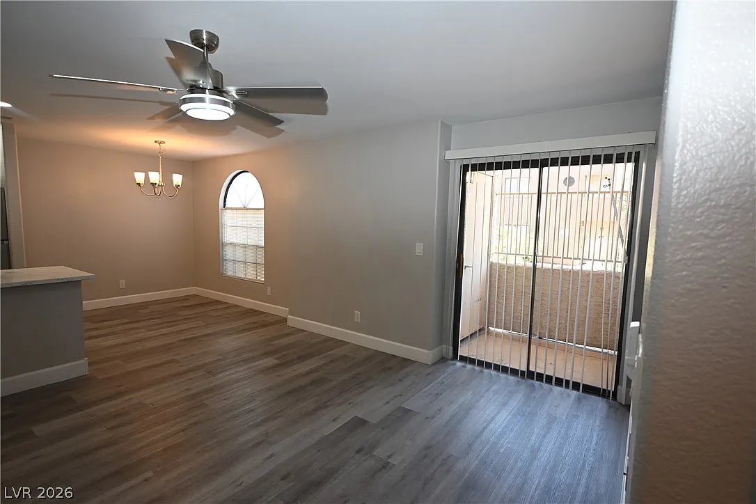 2 bed, 2.0 bath, 896 sqft, $1,250 — Photo 2
