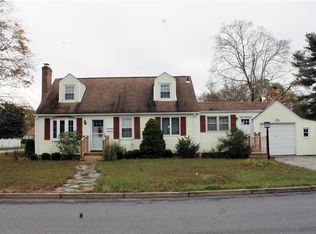 67 Cove St, Pawtucket, RI 02861