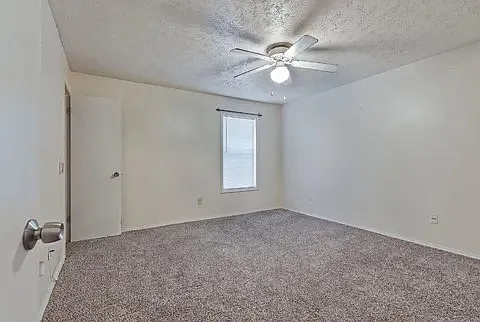 910 Augusta Dr — Photo 16