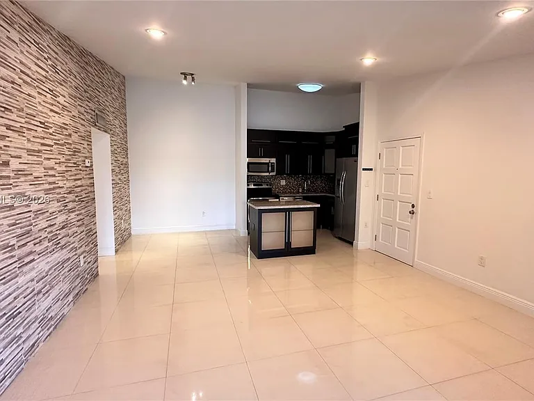4944 NW 102nd Ave #2033 — Photo 8