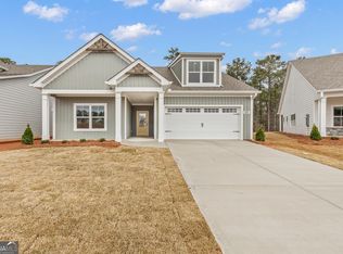 270 Redhaven Dr, Senoia, GA 30276