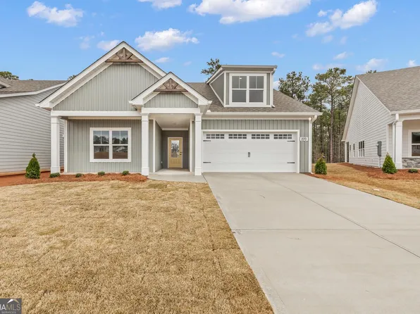 270 Redhaven Dr, Senoia, GA 30276