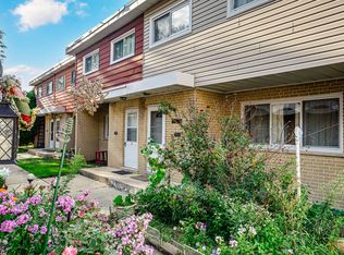 9123 N Lamon Ave #D, Skokie, IL 60077