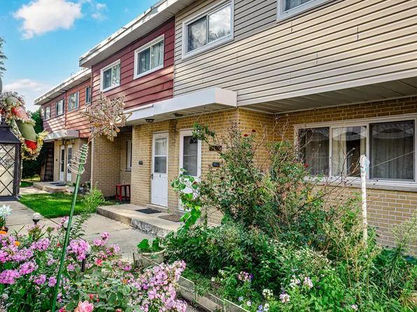 9123 N Lamon Ave #D, Skokie, IL 60077