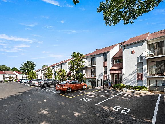 2nd image of 301 Byberry Rd APT E7