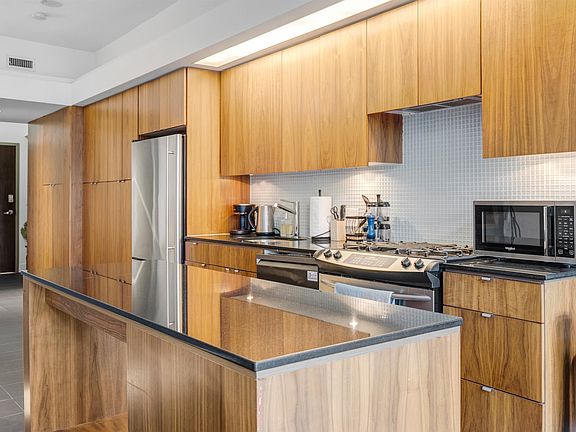 2nd image of 33 W Pender St #309