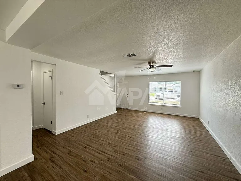3713 Candlebluff Dr — Photo 11