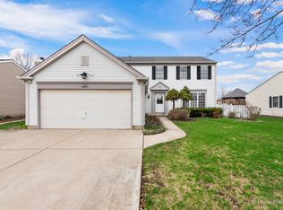 1297 Country Glen Ln, Carol Stream, IL 60188