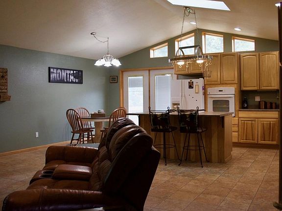 5th image of 392 Stingray Dr