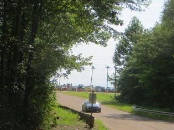 Exterior Neighborhood (street photo)