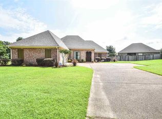 44 Waterstone Way, Clinton, MS 39056