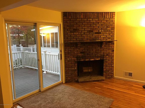 4th image of 34 Rose Ln