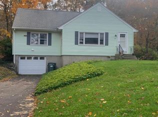 109 Hillside Dr, Groton, CT 06355