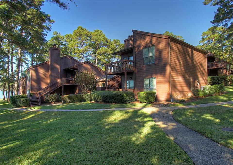 1st image of 15661 Lakeway Dr APT 7