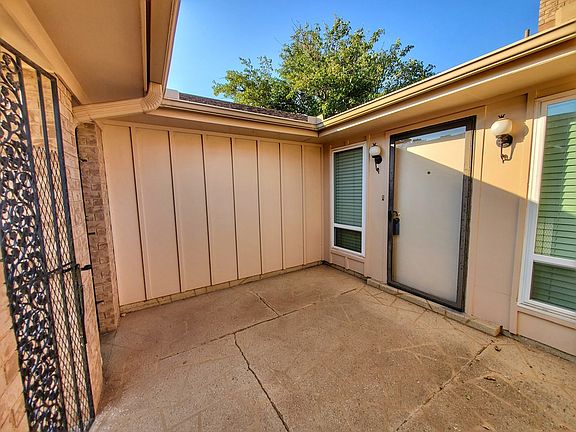 5th image of 3716 Oakridge Dr