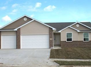 11619 S 202nd St, Gretna, NE 68028