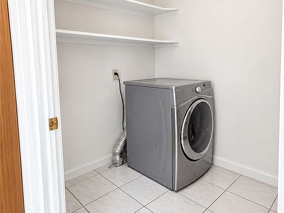 5th image of 13 Eastmont #41