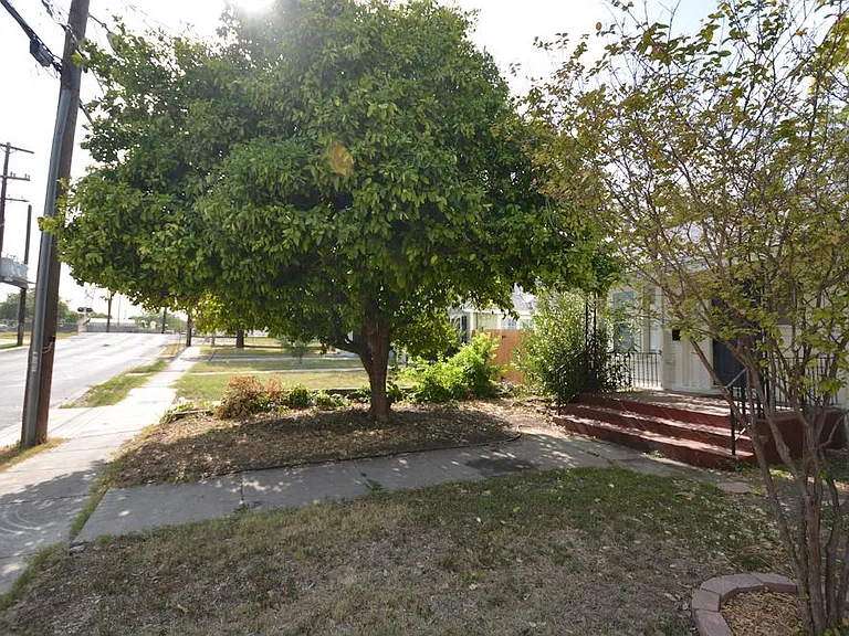 149 Hickman — Photo 18