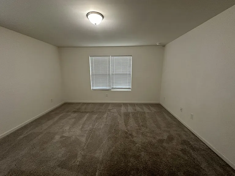 128 Swindon Dr — Photo 9