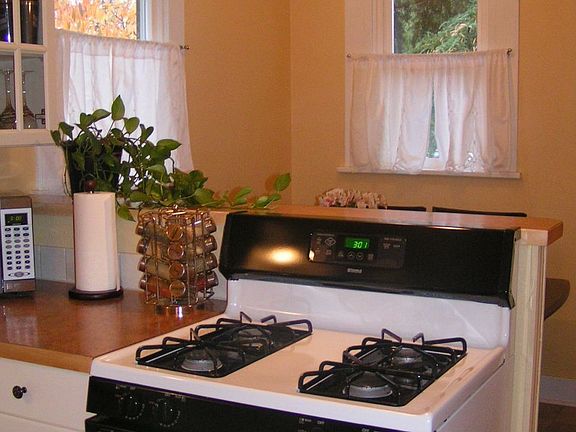 More kitchen