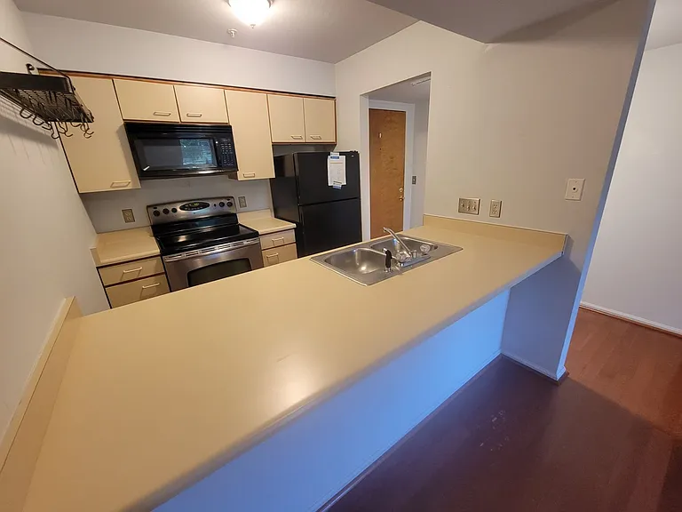 2727 Folsom St #117 — Photo 8