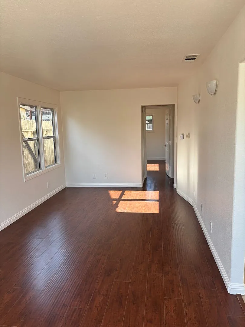 Two Bed, One Bath Apartment — Photo 3