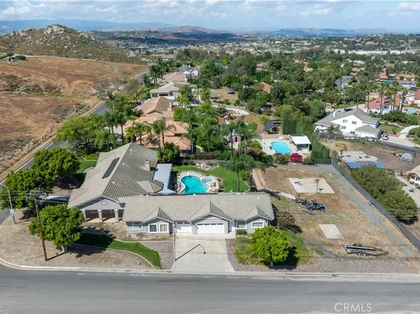 17492 Mariposa Ave, Riverside, CA 92504