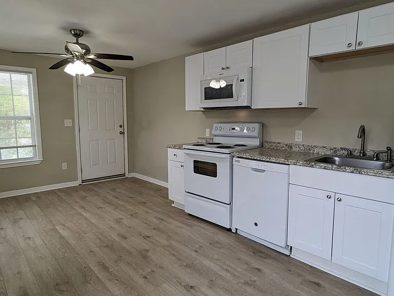 204 Brigadier St — Photo 4