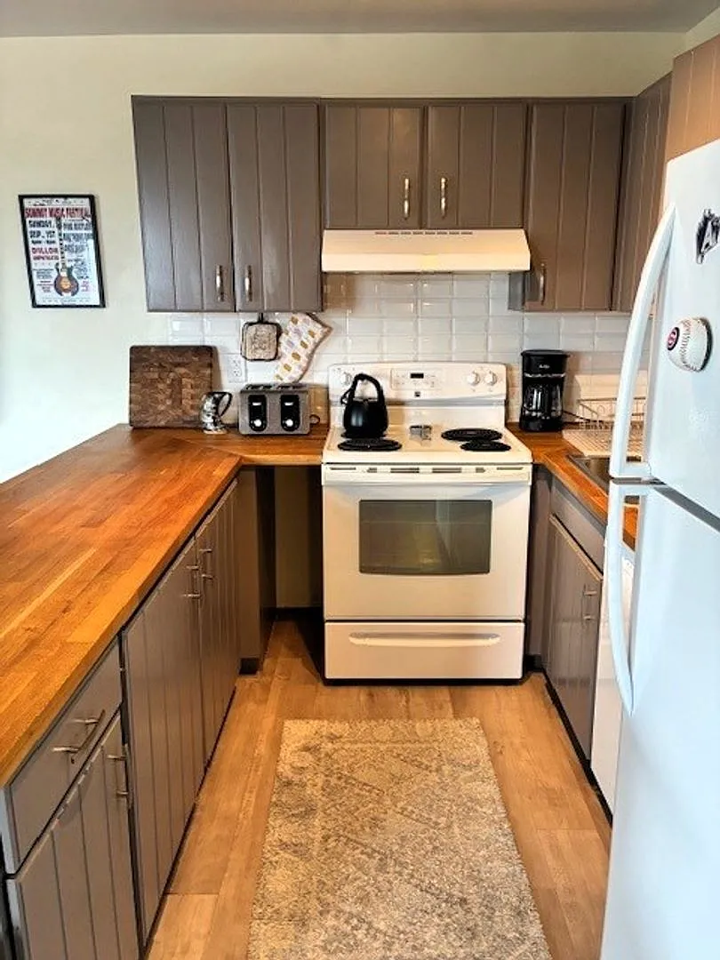 Long Term Rental- Original Dillon Valley E301 — Photo 2