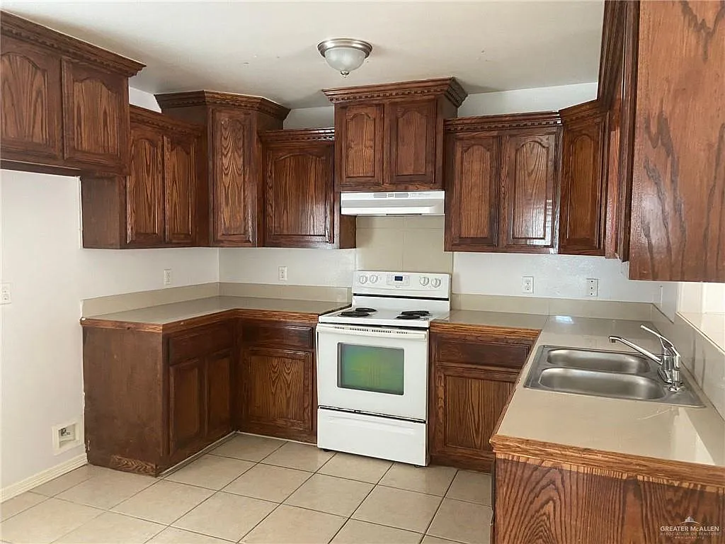 2 bed, 2.0 bath, 3672 sqft, $850 — Photo 4