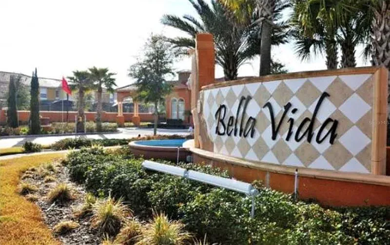 5 bed, 4.0 bath, 2411 sqft, $3,095 — Photo 4