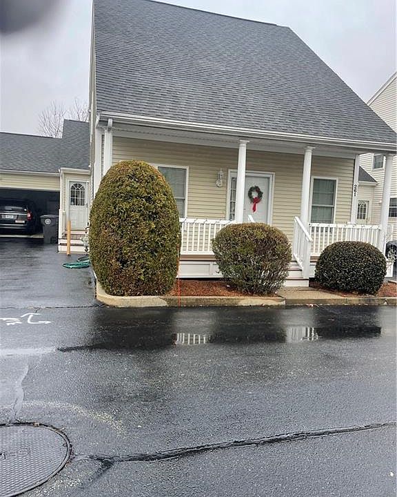 2nd image of 261 Cheshire Dr