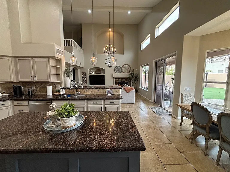 3136 E Brookwood Ct — Photo 3