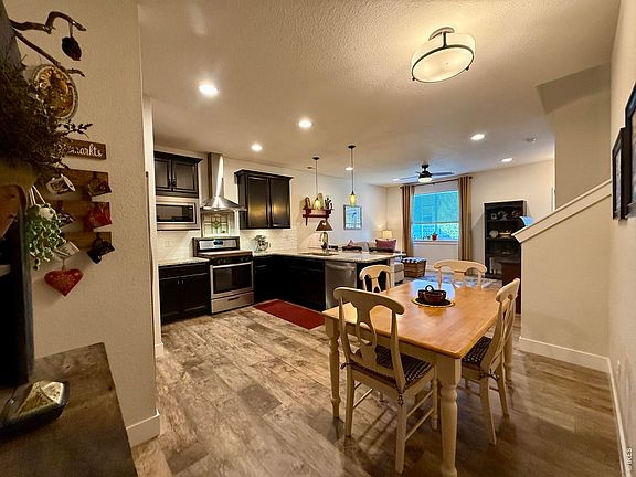 5th image of 694 Stonebridge Dr