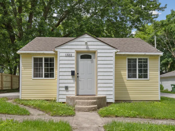 1322 10th St, Nevada, IA 50201