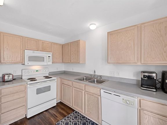 4th image of 116 E University Village Dr