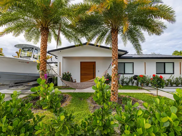 807 Hollywood Place, West Palm Beach, FL 33405