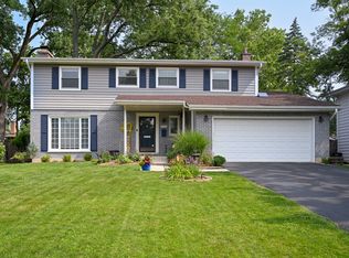 1515 Center Ave, Wheaton, IL 60189