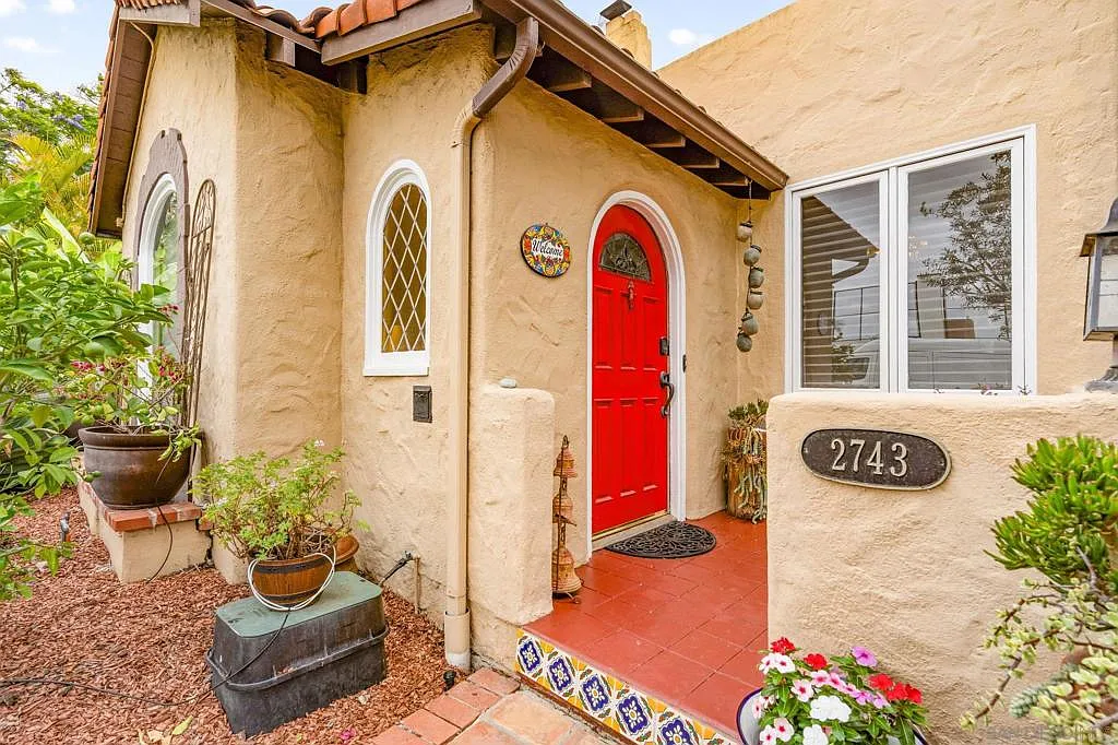 3 bed, 2358 sqft, $6,795 — Photo 4