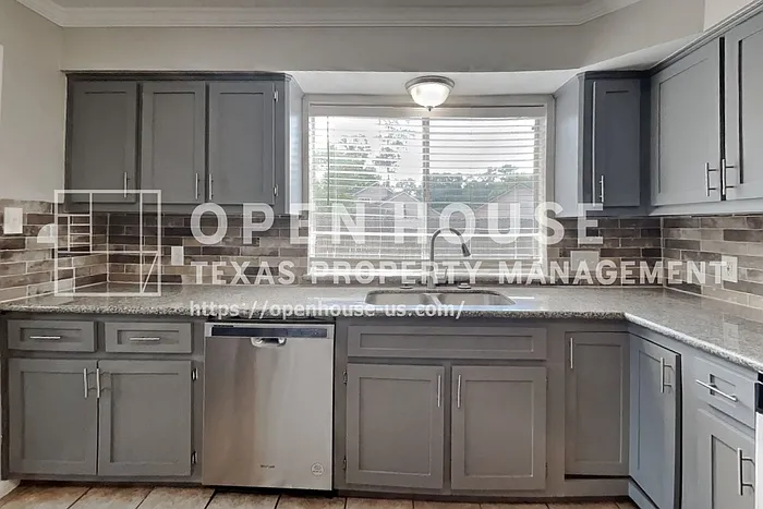 3602 Bear Lake Dr — Photo 5