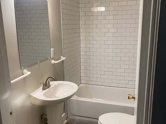 5th image of 498 Josephine St