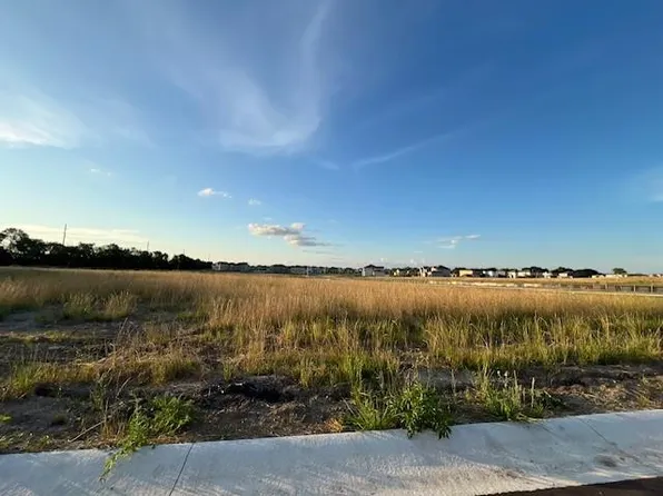 18990 W 170th Pl, Olathe, KS 66062