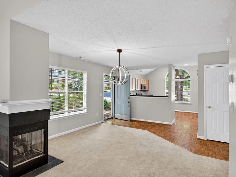 5065 Bartholomews Ln — Photo 8