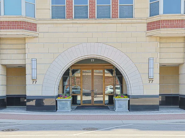 77 S Evergreen Ave Unit 1004, Arlington Heights, IL 60005